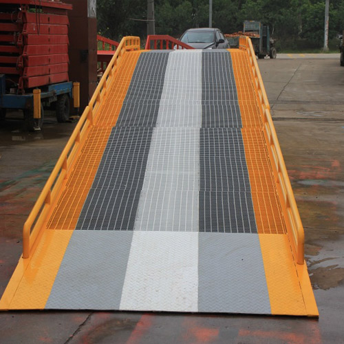 物流移動(dòng)式登車(chē)橋