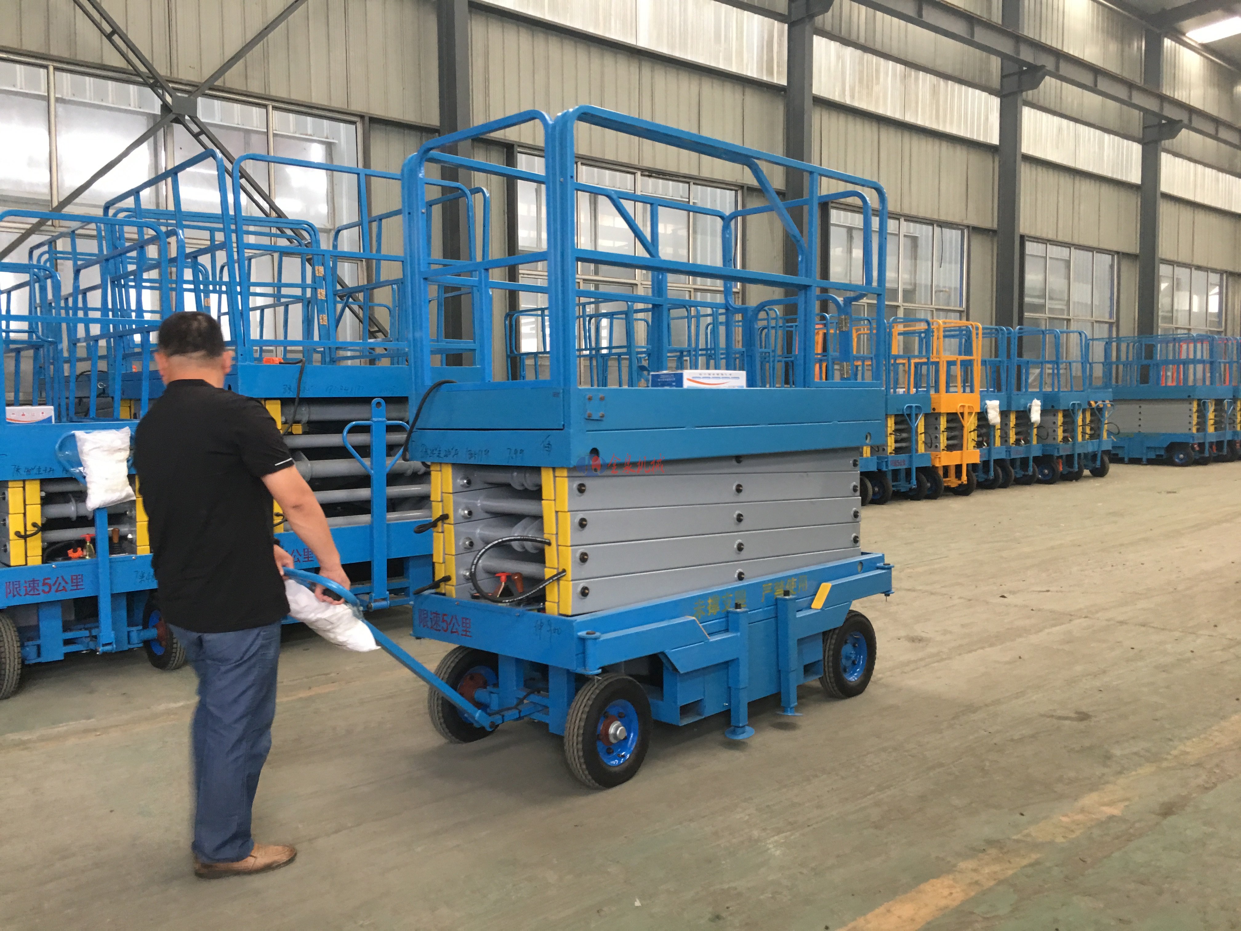 移動升降機(jī)