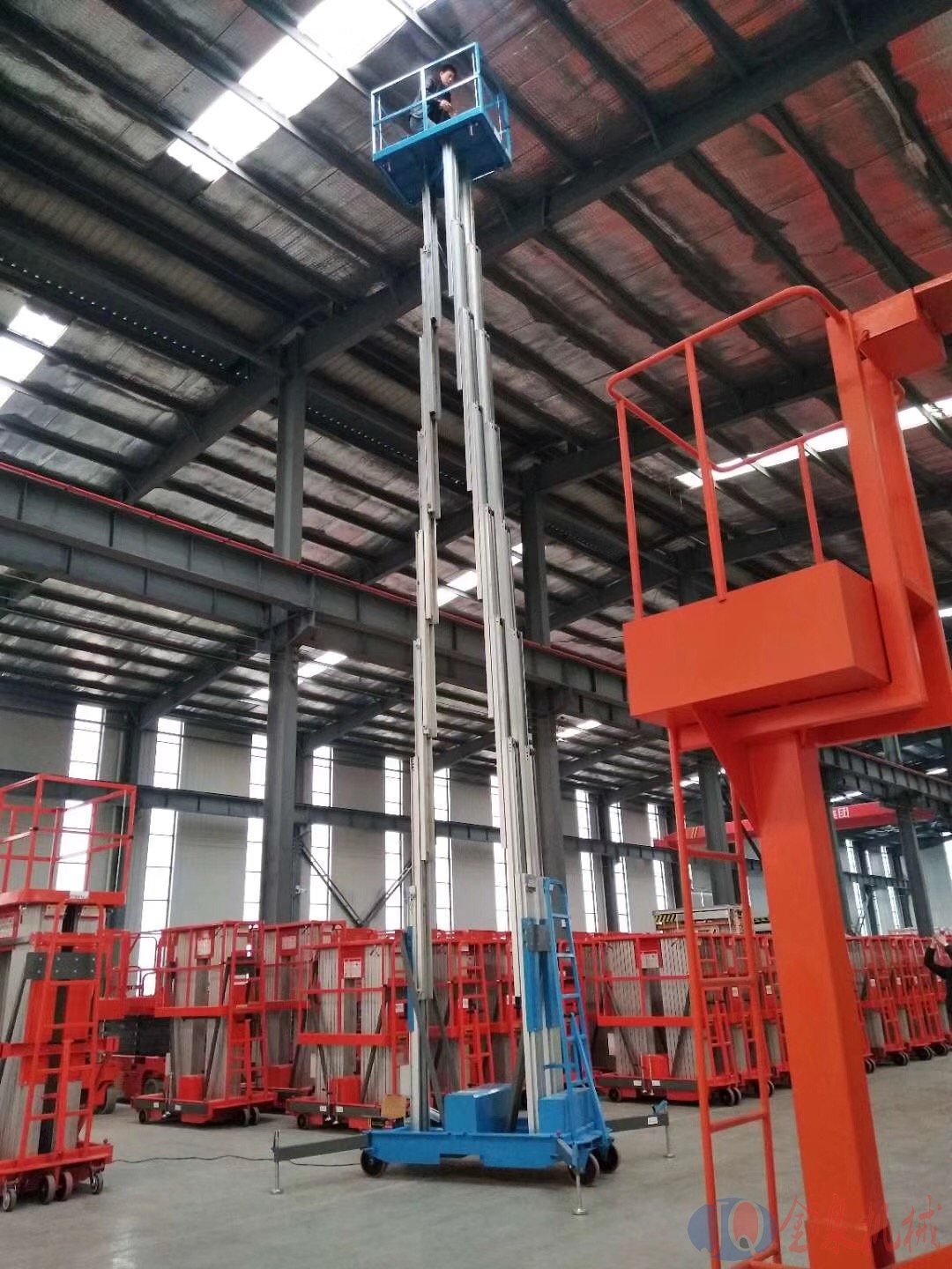 鋁合金升降機(jī) 鋁合金升降機(jī)