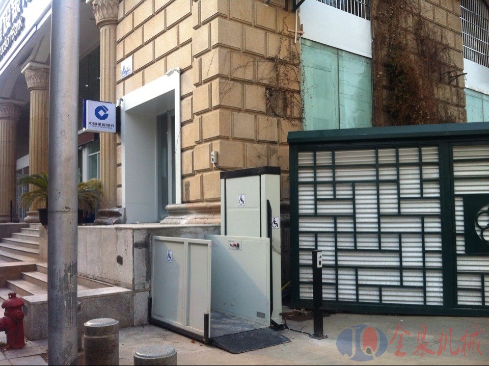 無(wú)障礙垂直升降機(jī)