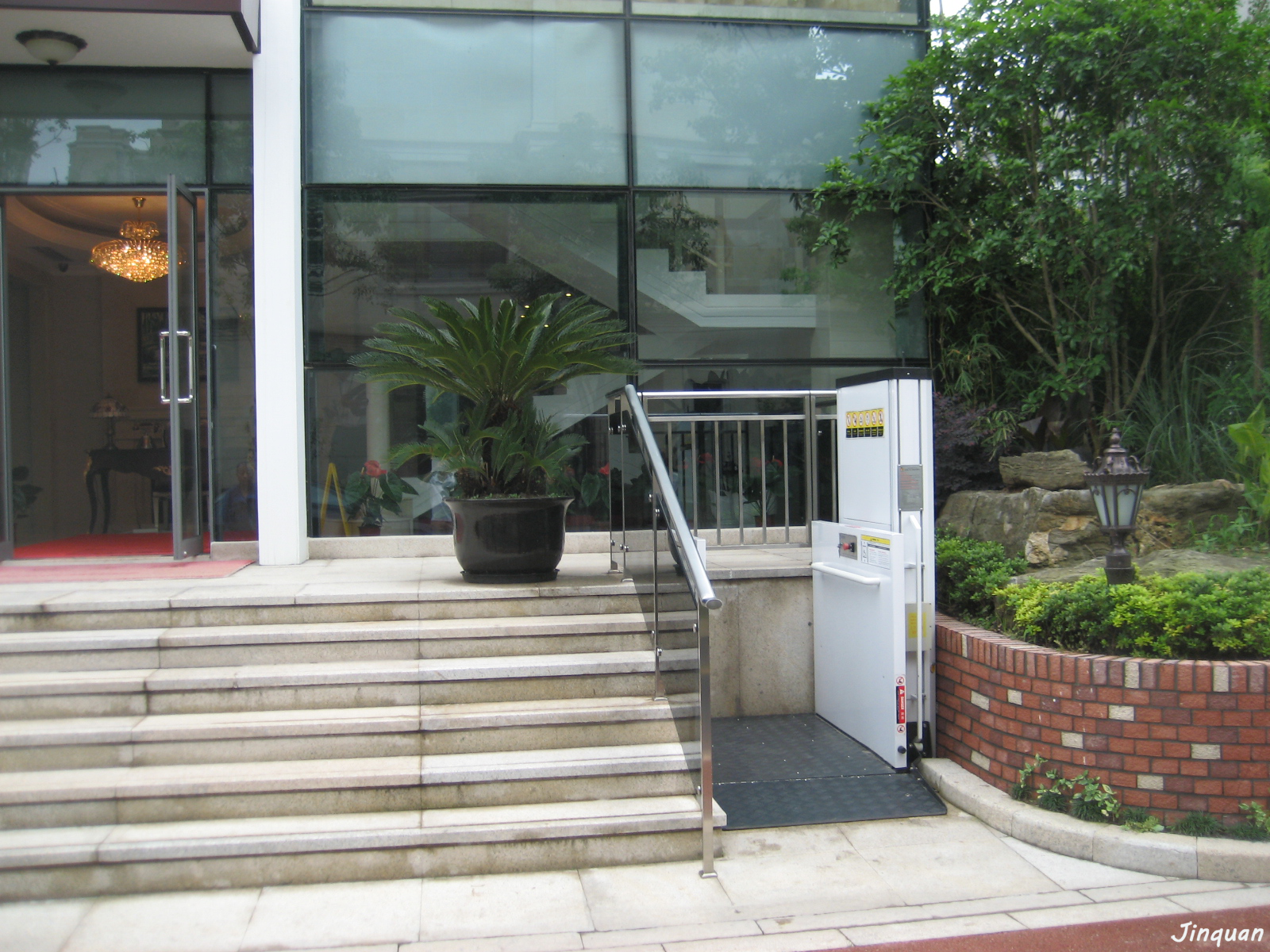 無障礙升降平臺(tái)